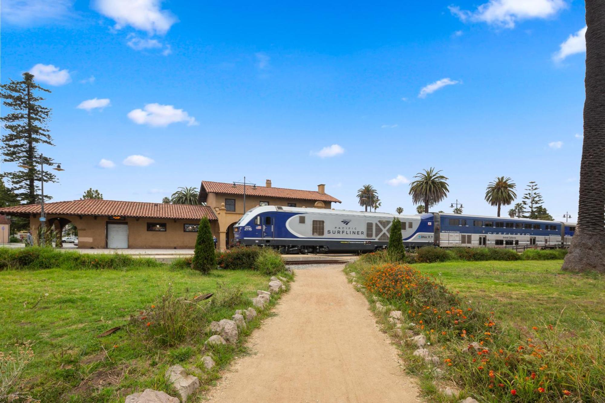 Ith Santa Barbara Beach Hostel Exterior photo