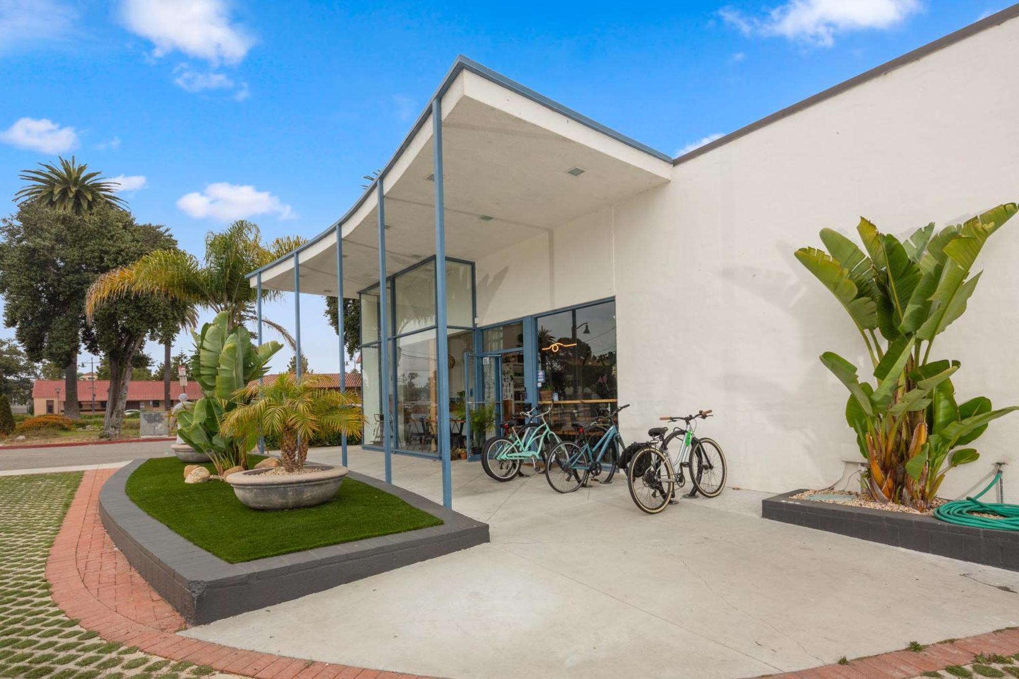 Ith Santa Barbara Beach Hostel Exterior photo