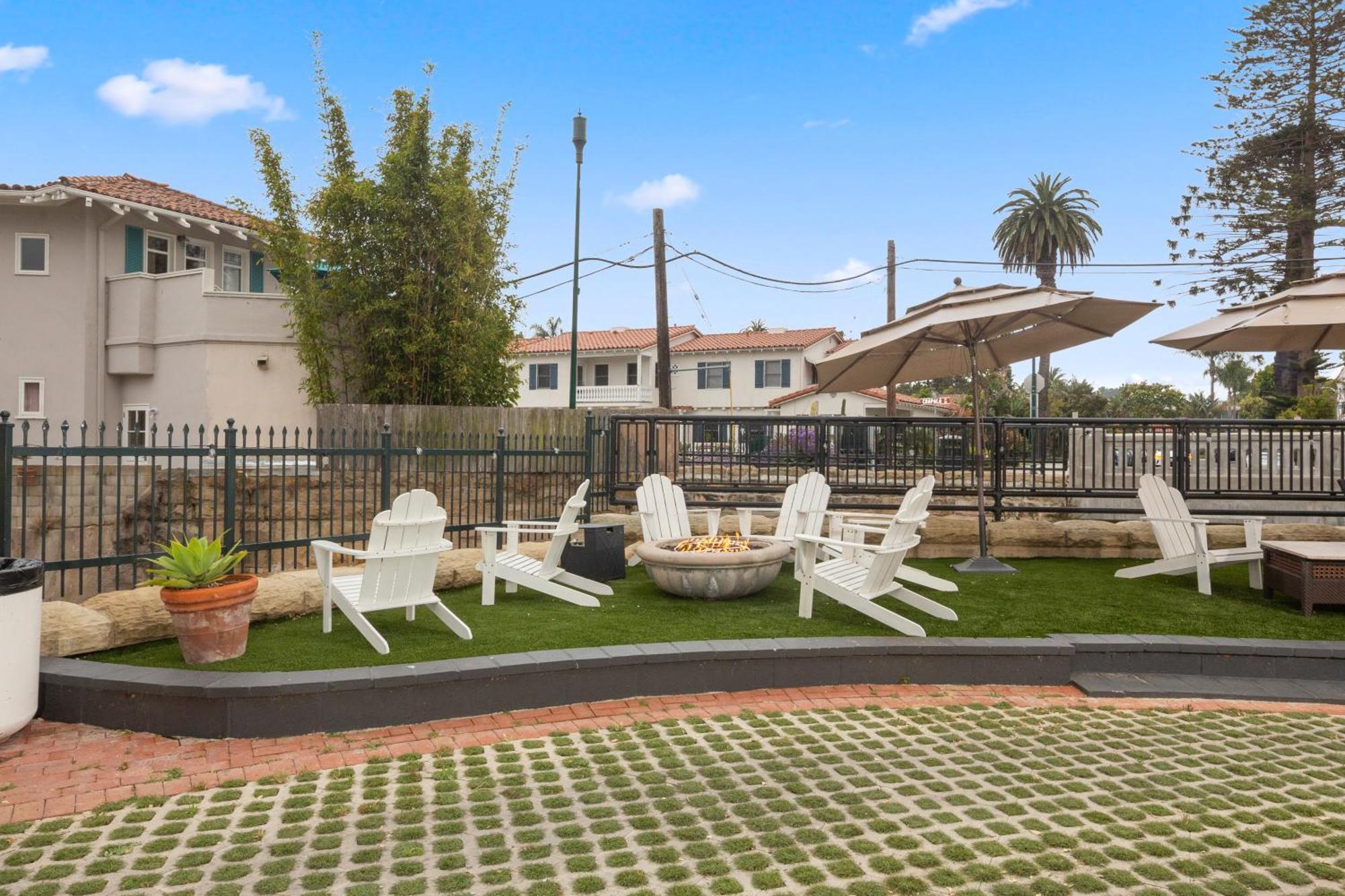 Ith Santa Barbara Beach Hostel Exterior photo