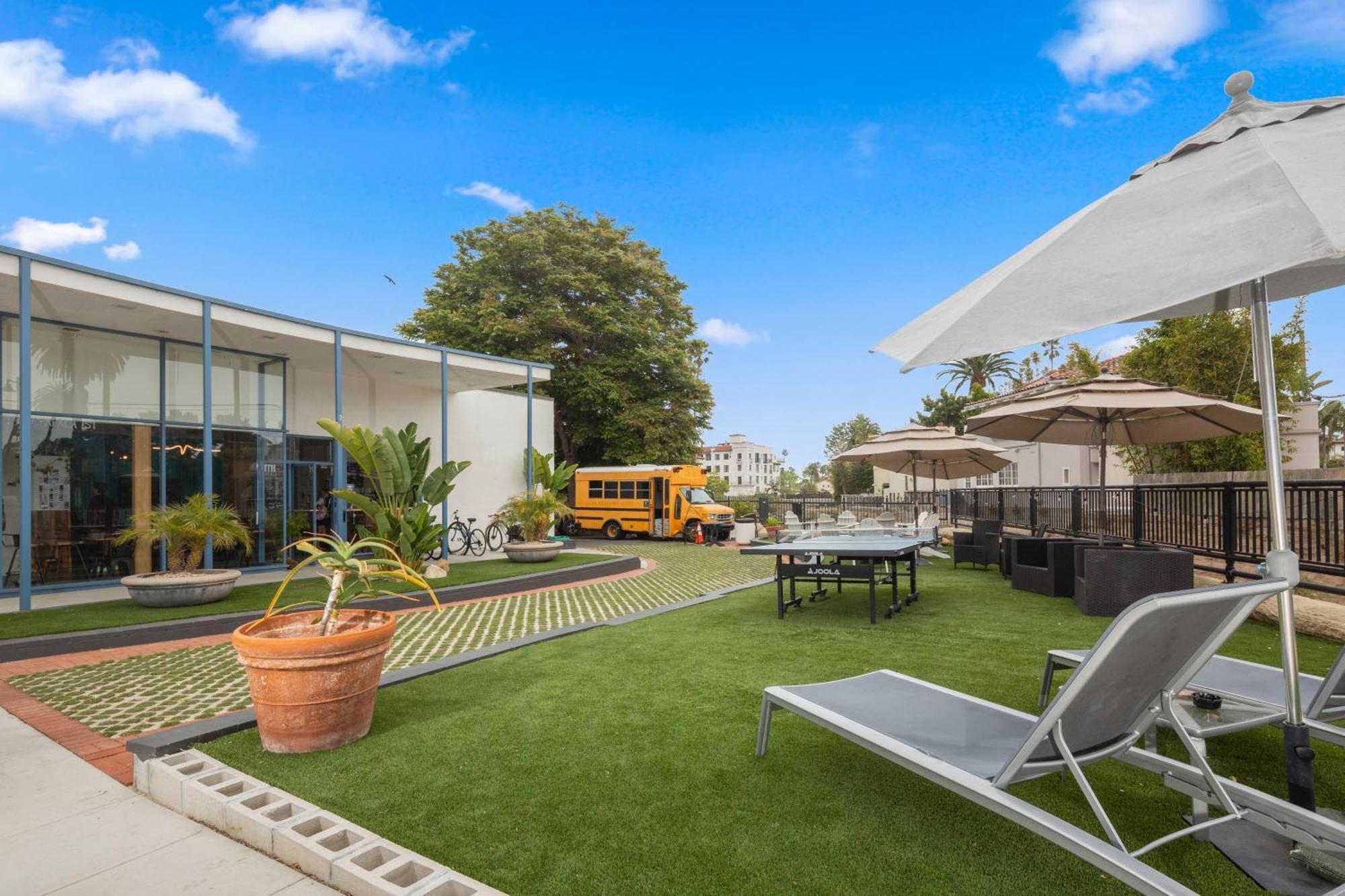 Ith Santa Barbara Beach Hostel Exterior photo