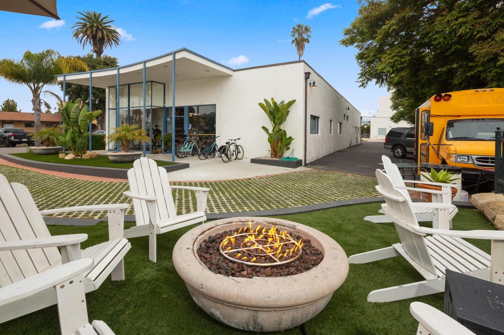 Ith Santa Barbara Beach Hostel Exterior photo