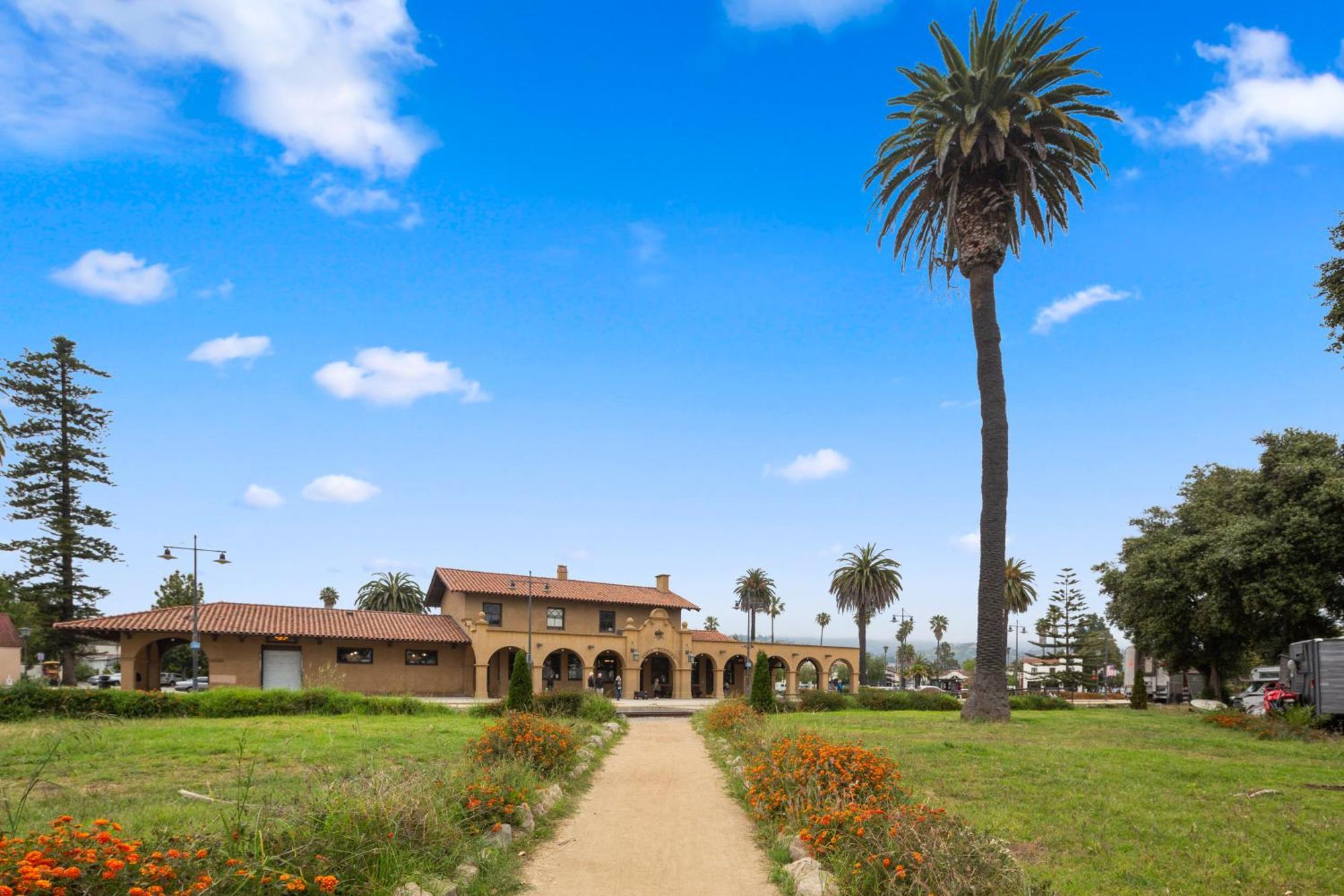 Ith Santa Barbara Beach Hostel Exterior photo