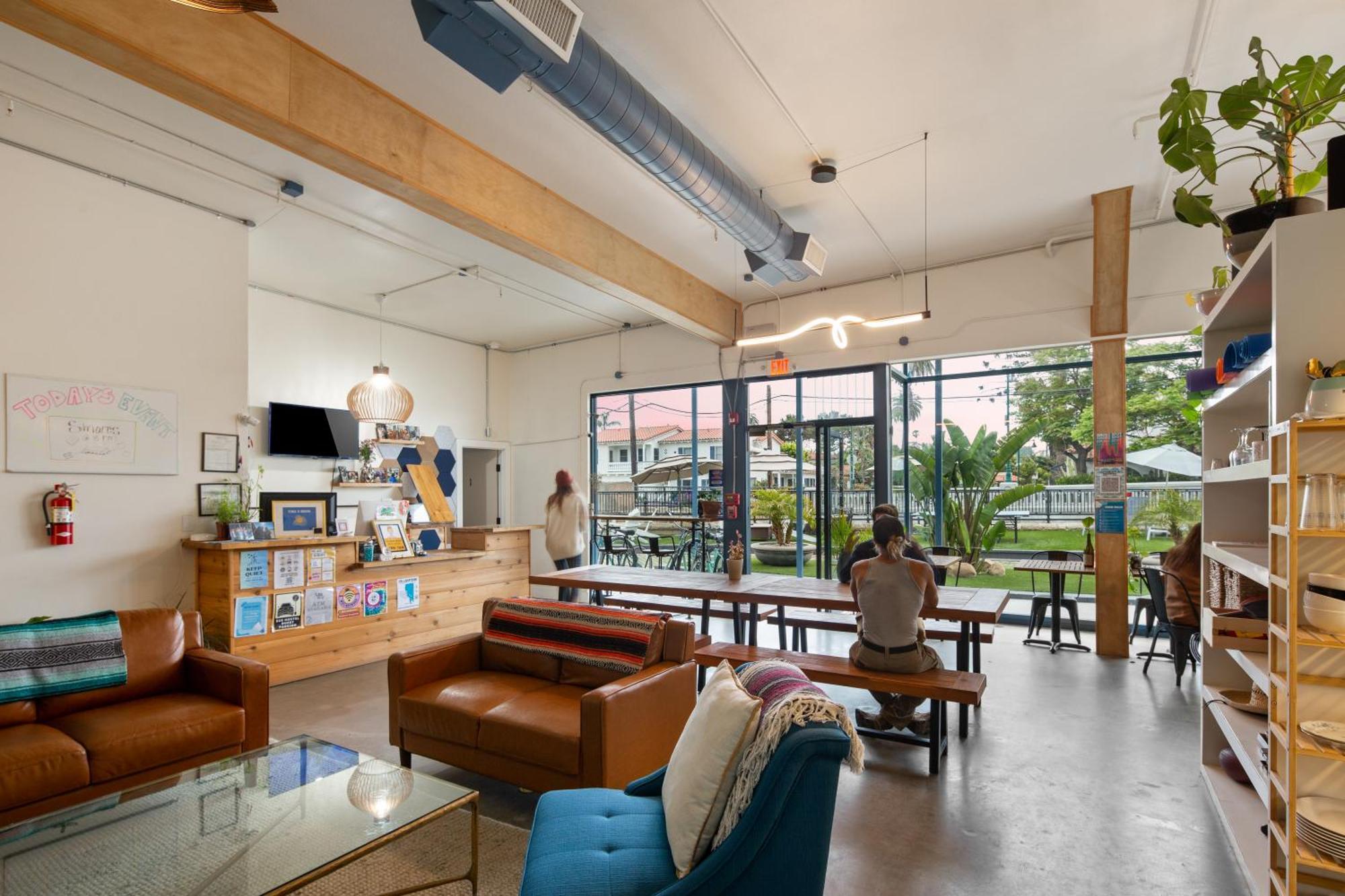 Ith Santa Barbara Beach Hostel Exterior photo